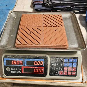 gach-la-dua-gieng-day-20x20cm